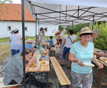 Aktuality / Čistenie studničky 