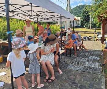 Aktuality / Čistenie studničky 