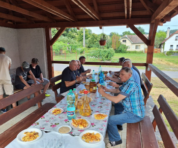 Aktuality / Čistenie studničky 