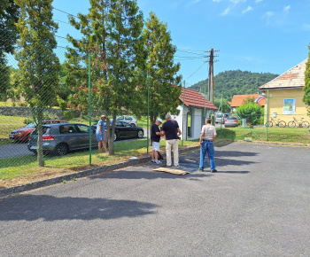Aktuality / Čistenie studničky 